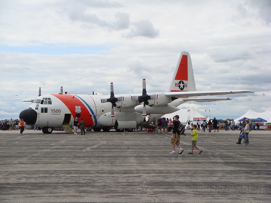 Willow Run Airshow [2009 July 18] 032.JPG - Scenes from the Thunder Over Michigan Air Show at Willow Run Airport